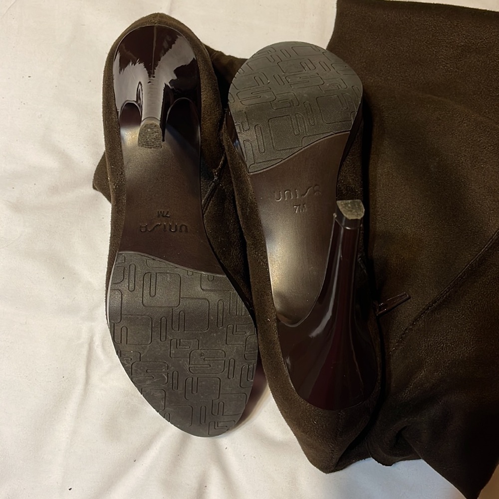 Woman’s Unisa Heeled Knee Boots - Picture 2 of 3